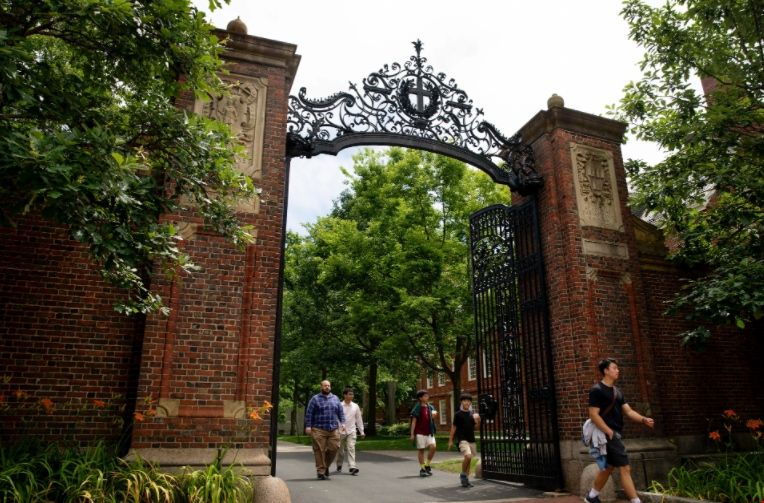 哈佛大學(xué).png 哈佛大學(xué).png