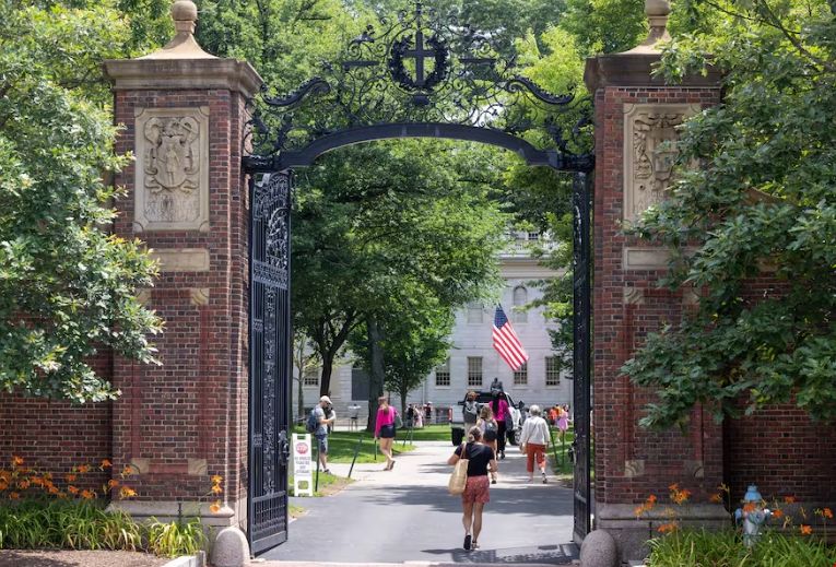 哈佛大學(xué)不再對(duì)公共問(wèn)題發(fā)表立場(chǎng)聲明.png 哈佛大學(xué)不再對(duì)公共問(wèn)題發(fā)表立場(chǎng)聲明.png