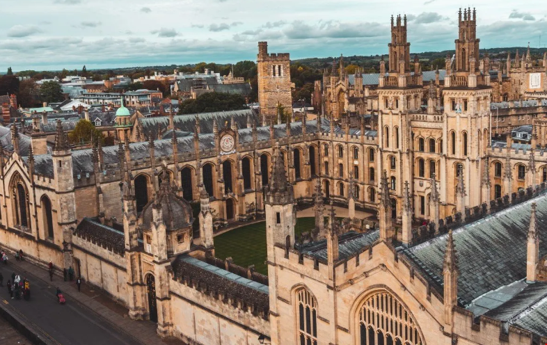 牛津大學(xué)2023年錄取情況.png 牛津大學(xué)2023年錄取情況.png